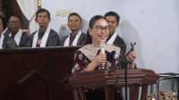 Wakil Bupati Minahasa, Vanda Sarundajang, S.S., saat membawakan sambutan dalam Ibadah Syukur dalam rangka Hari Ulang Tahun ke-26 Jemaat GMIM Nafiri Tempang (ist)